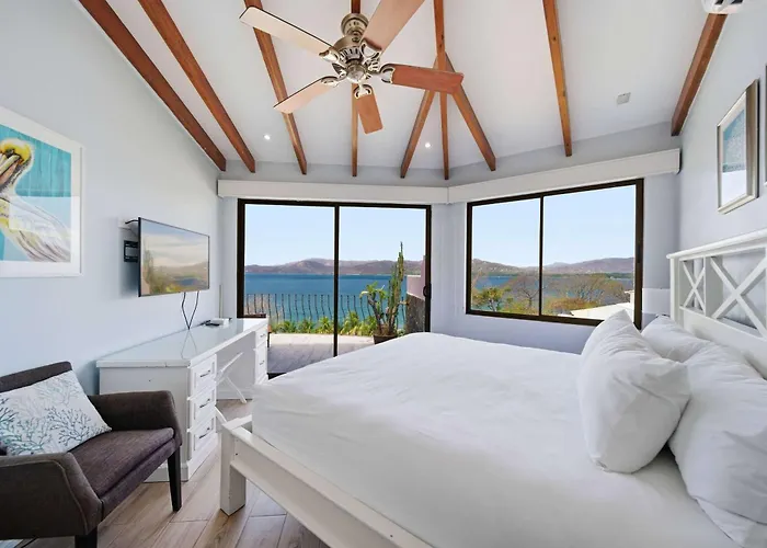 Oceanfront Veranda, Ocean Views, Free Concierge & 7-min Walk To *