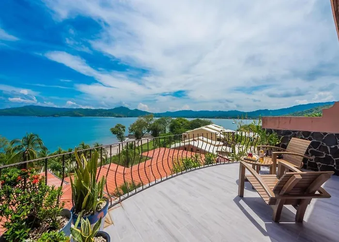 Oceanfront Veranda, Ocean Views, Free Concierge & 7-min Walk To *